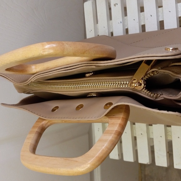 VEGAN Like Dreams EUC Everywhere Bag PVC Leather Handbag Wooden Handle… - Picture 12 of 13